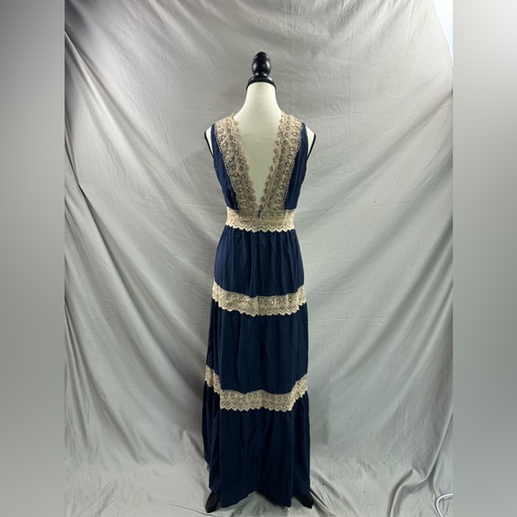 Boho Deep V-Neck Lace Trimmed Sleeveless Dress Blue - Picture 8 of 9